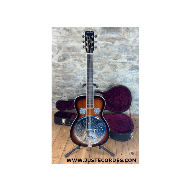 Gold Tone PBS  Beard signature squareneck